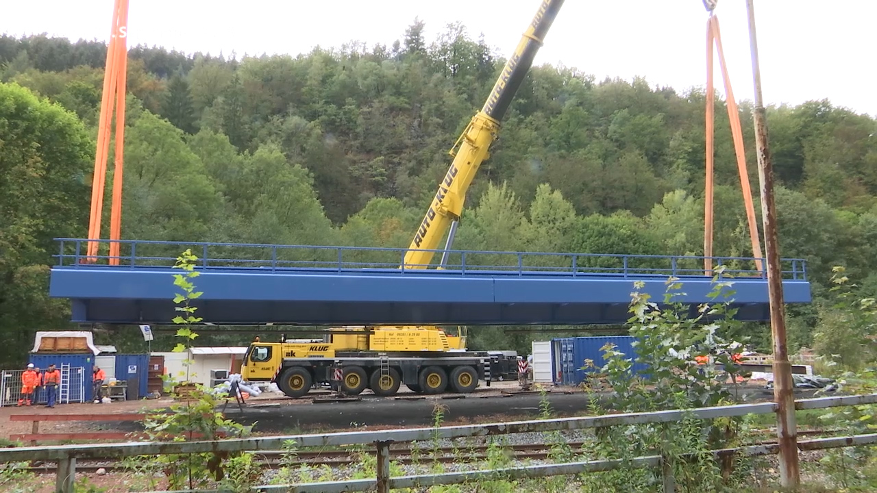 MEgional am 26. September mit dem Einheben der Bahnbrücke in Wilischthal MEgional am 26. September mit dem Einheben der Bahnbrücke in Wilischthal