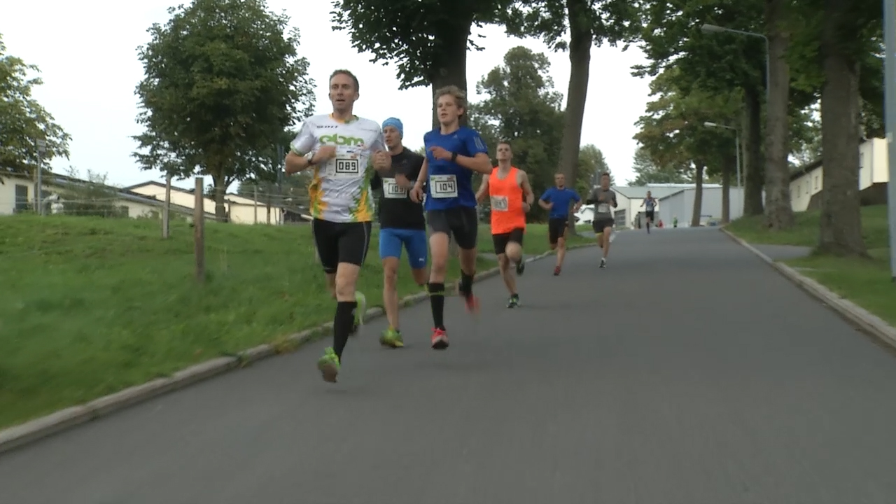 MEgional mit Szenen vom Gassenlauf in Großrückerswalde MEgional mit Szenen vom Gassenlauf in Großrückerswalde