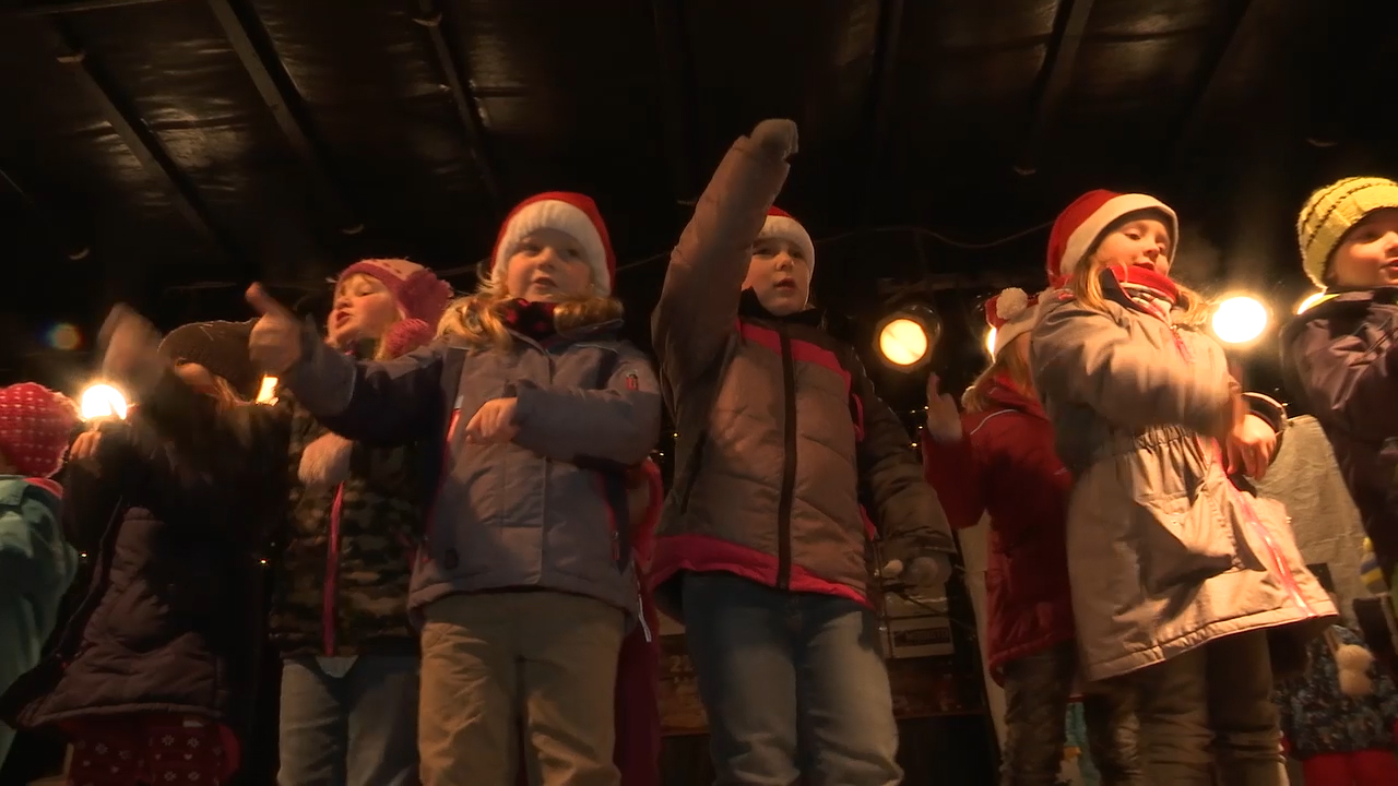 MEgional mit dem Kinderprogramm auf dem Weihnachtsmarkt MEgional mit dem Kinderprogramm auf dem Weihnachtsmarkt