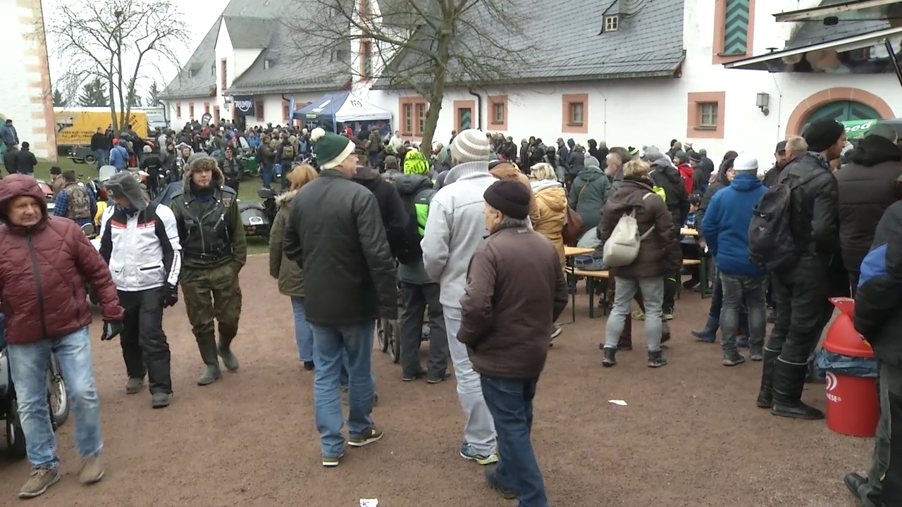 MEgional mit dem Motorrad Wintertreffen auf der Augustusburg MEgional mit dem Motorrad Wintertreffen auf der Augustusburg