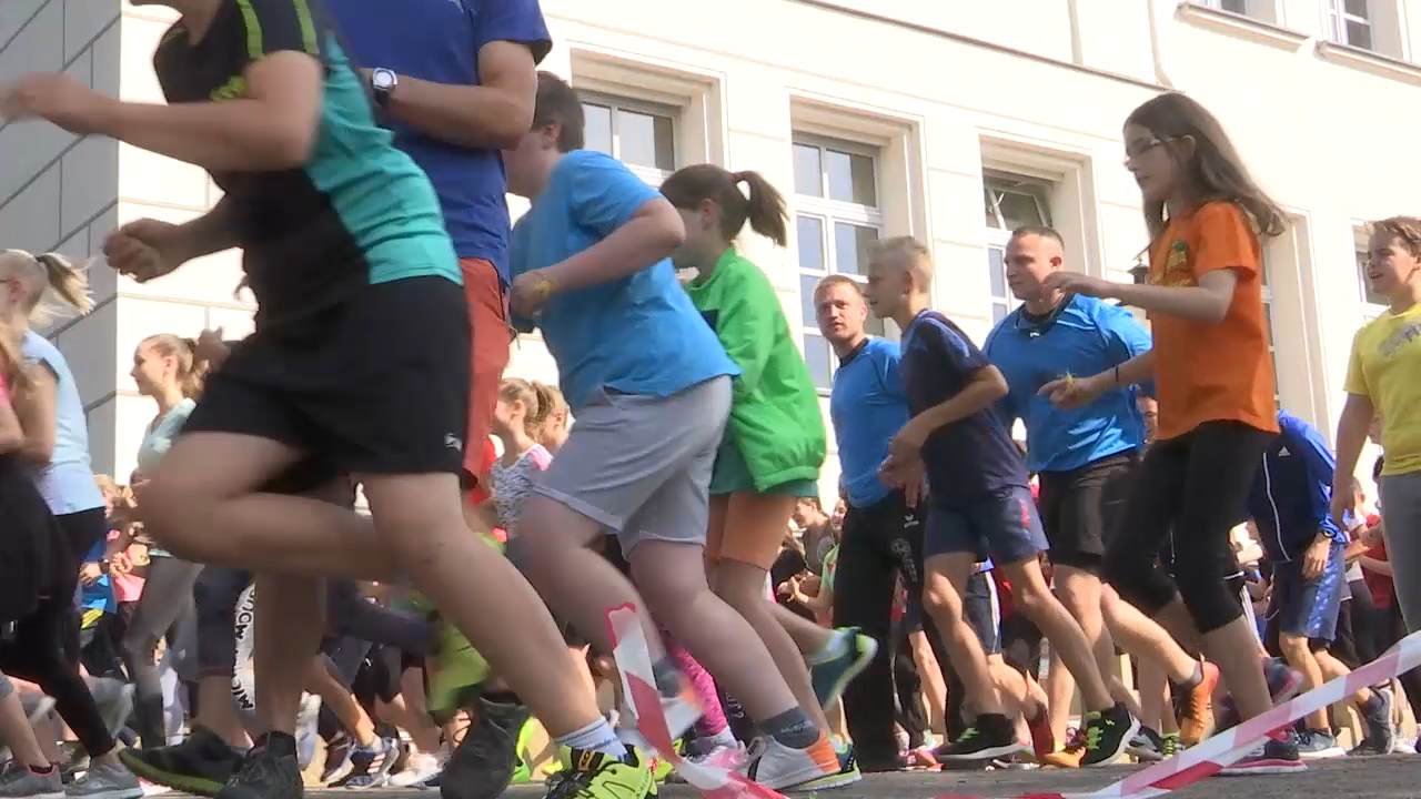 MEgional mit dem Spendenlauf am Gymnasium MEgional mit dem Spendenlauf am Gymnasium