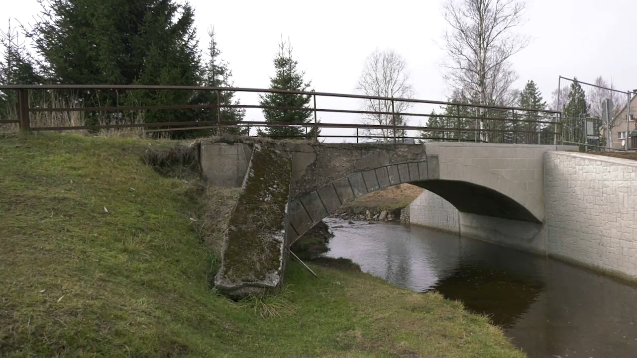 MEgional am 8. November 2018 mit der halben Grenzbrücke in Kühnhaide MEgional am 8. November 2018 mit der halben Grenzbrücke in Kühnhaide