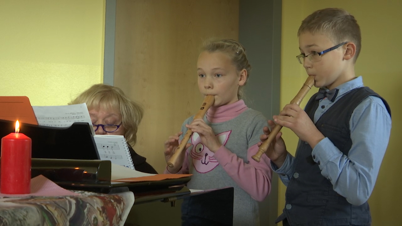 MEgional am 6. Dezember 2019 mit der klingenden Weihnachtsstube in der Grundschule Pockau MEgional am 6. Dezember 2019 mit der klingenden Weihnachtsstube in der Grundschule Pockau
